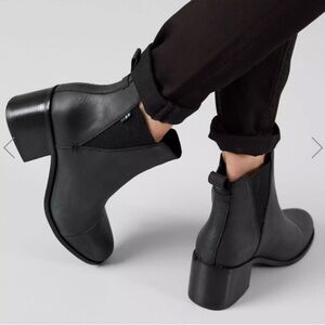 TOMS Women's Esme Bootie size 6.5 Black
